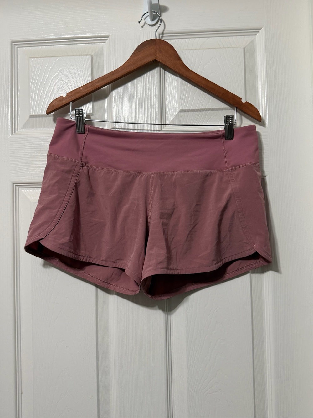 Lululemon athletica run times short size 8 euc